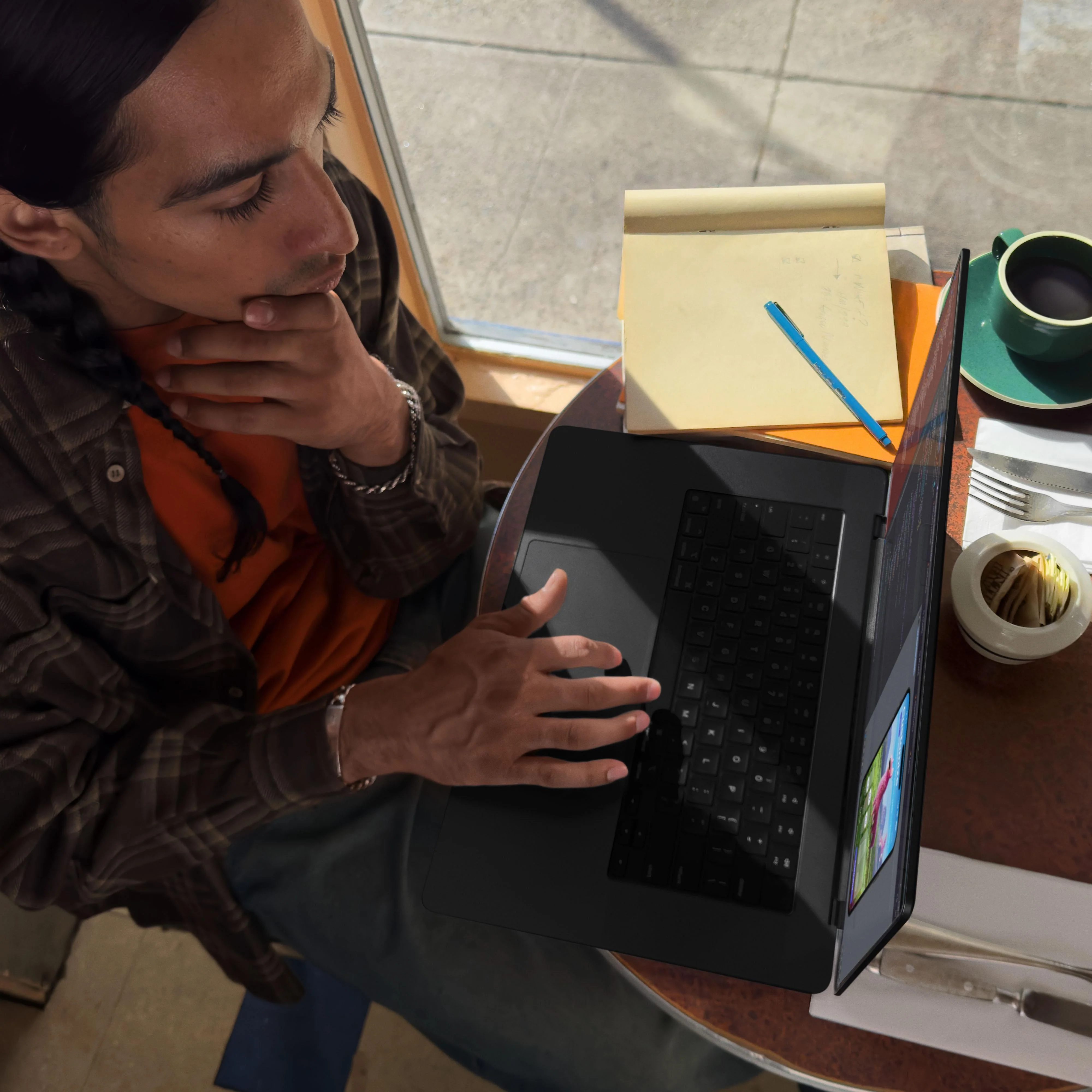 14-inch MacBook Pro: Apple M3 Max chip with 14‑core CPU and 30‑core GPU, 1TB SSD - Space Black - Image 8